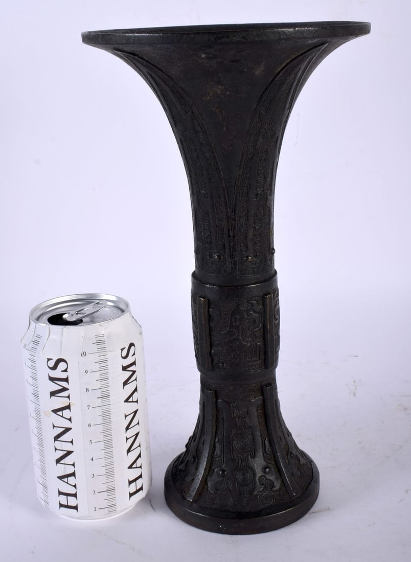 A 17TH/18TH CENTURY CHINESE GU FORM BRONZE BEAKER VASE Ming/Qing. 25 cm x 12 cm. (1 of 5)