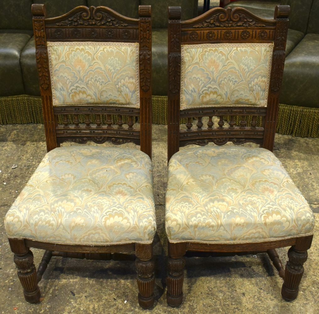 A PAIR OF UPHOLSTERED VICTORIAN CHAIRS. 96 cm x 44 cm.: A PAIR OF UPHOLSTERED VICTORIAN CHAIRS. 96 cm x 44 cm.