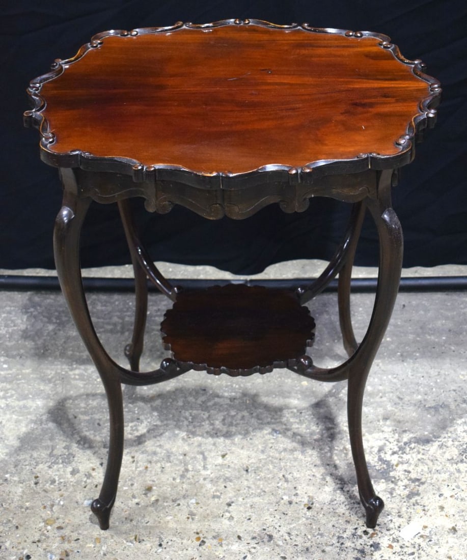 A 19th Century fluted topped mahogany table 73 x 64 cm.: A 19th Century fluted topped mahogany table 73 x 64 cm.