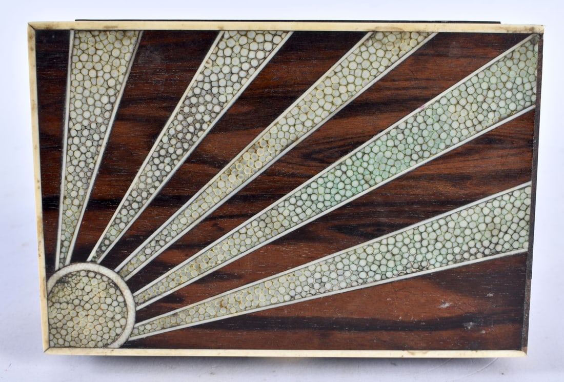 AN UNUSUAL COROMANDEL BOX INLAID WITH SHAGREEN. 6 cm X 15 cm X 10 cm. (1 of 5)