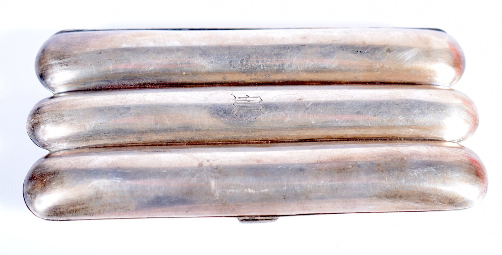 A Silver Cigar Case. Stamped Sterling. 13.3cm x 6.2cm x 2cm, weight 84.8g: A Silver Cigar Case. Stamped Sterling. 13.3cm x 6.2cm x 2cm, weight 84.8g