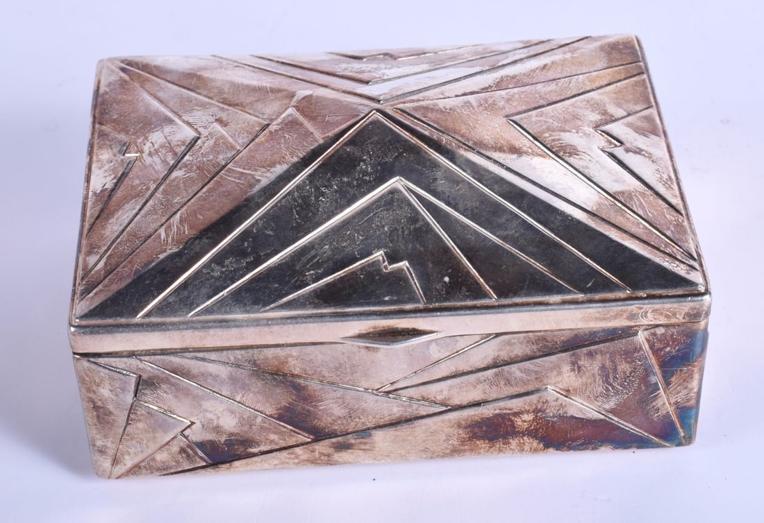A Silver Plated Art Deco Style Cigarette Box. 13.5cm x 10cm x 6cm, weight 673g (1 of 3)
