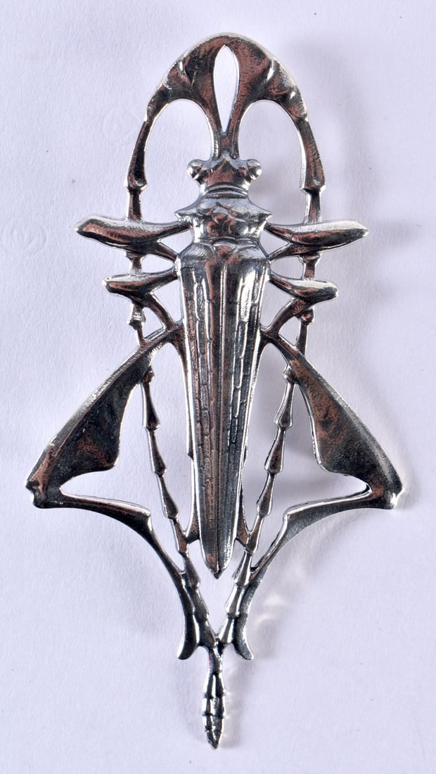 A Silver Beetle Brooch. Stamped Sterling. 8.9cm x 4.6cm, weight 17.4g: A Silver Beetle Brooch. Stamped Sterling. 8.9cm x 4.6cm, weight 17.4g