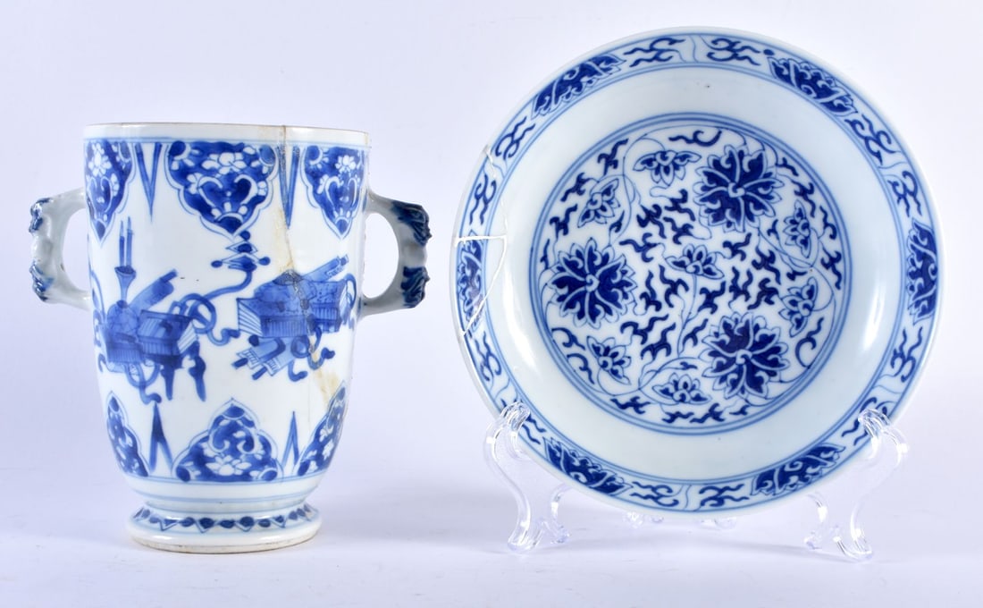 A 17TH CENTURY CHINESE TWIN HANDLED BLUE AND WHITE PORCELAIN CUP Kangxi, together with a Guangxu mar (1 of 5)