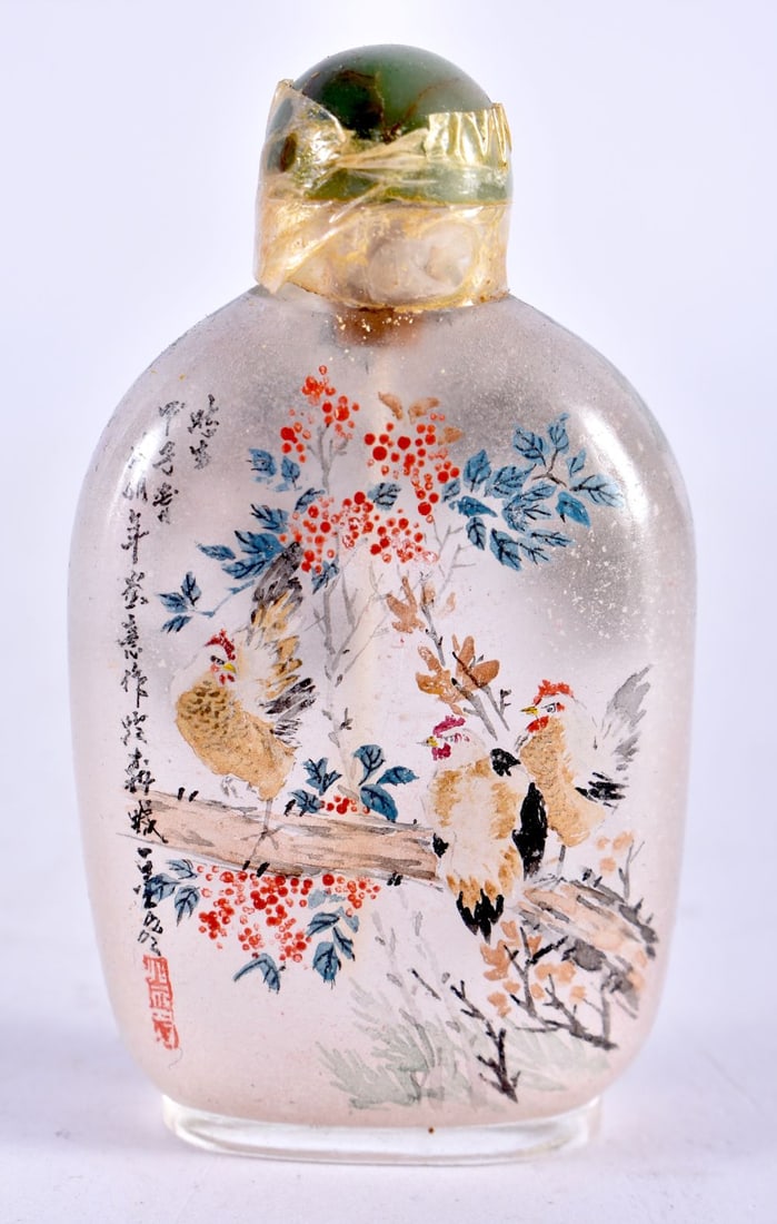 AN EARLY 20TH CENTURY CHINESE REVERSE PAINTED SNUFF BOTTLE. 7.5 cm x 4.25 cm. (1 of 5)