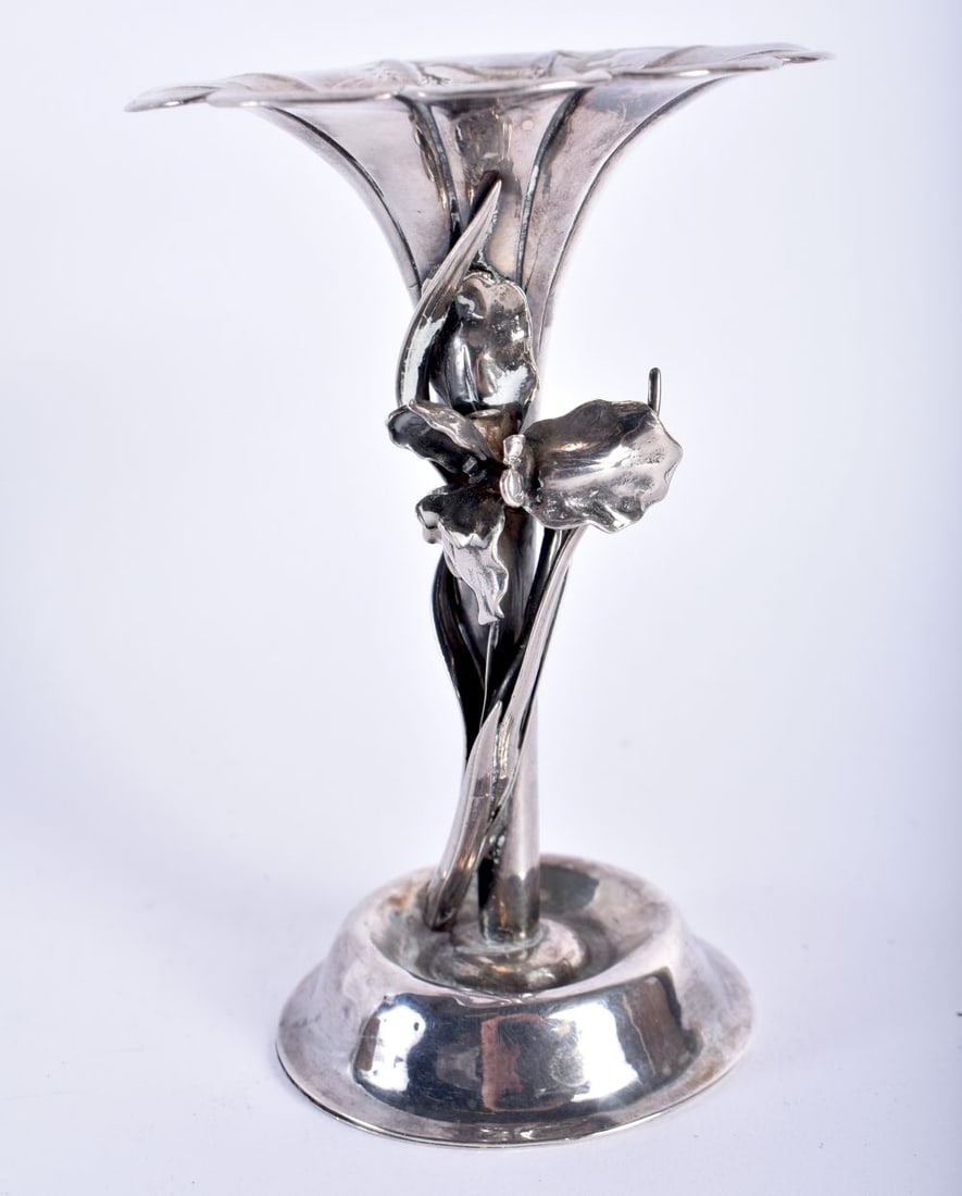A 19TH CENTURY JAPANESE MEIJI PERIOD SILVER FLOWER VASE. 85.6 grams. 11 cm x 6.5 cm. (1 of 5)