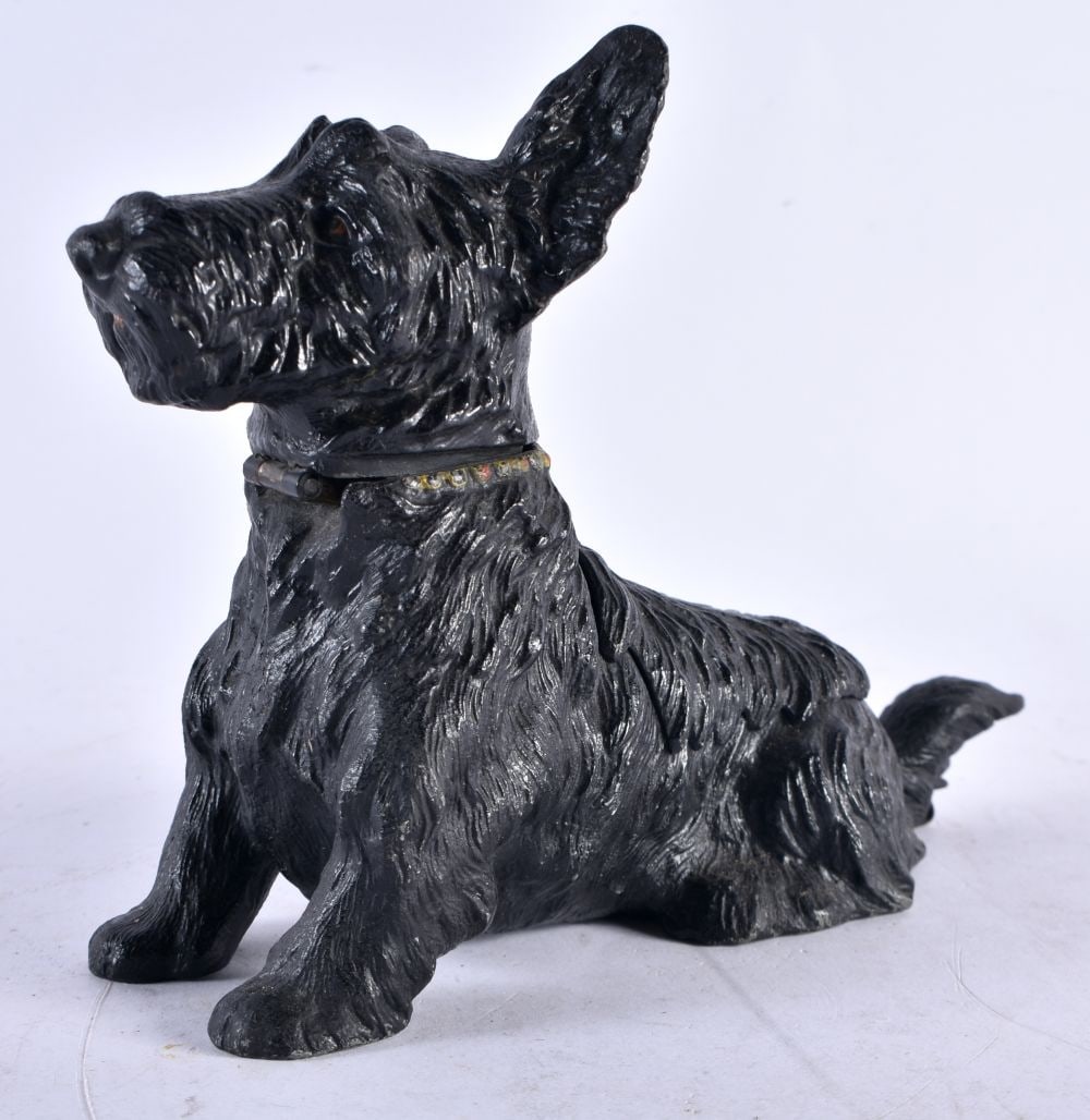 A RARE EARLY 20TH CENTURY NOVELTY COLD PAINTED SCOTTIE DOG COMBINATION TABLE LIGHTER the head openin (1 of 3)