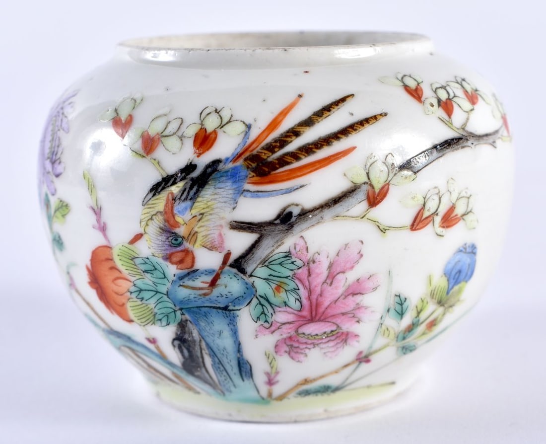 A 19TH CENTURY CHINESE FAMILLE ROSE PORCELAIN BRUSH WASHER Tongzhi mark and period. 8 cm x 6 cm.: A 19TH CENTURY CHINESE FAMILLE ROSE PORCELAIN BRUSH WASHER Tongzhi mark and period. 8 cm x 6 cm.