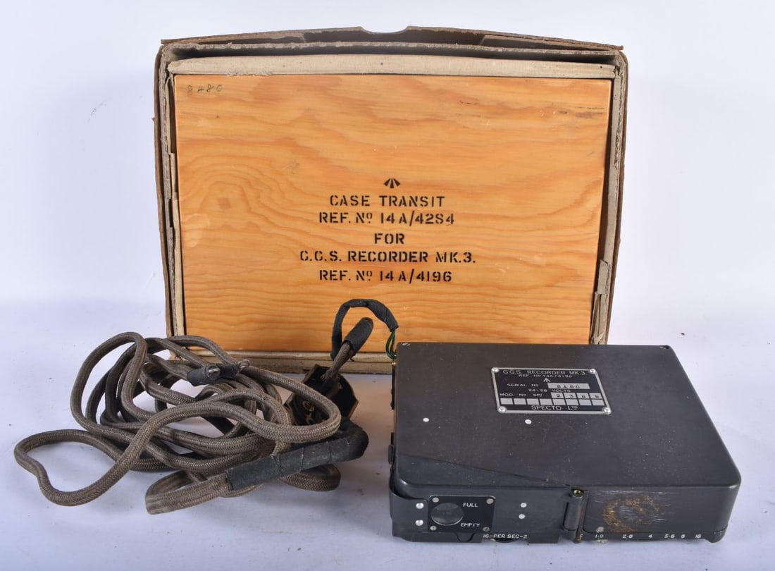 A MILITARY GGS GYRO GUNSIGHT RECORDED MK 3. 27 cm x 18cm. (1 of 3)