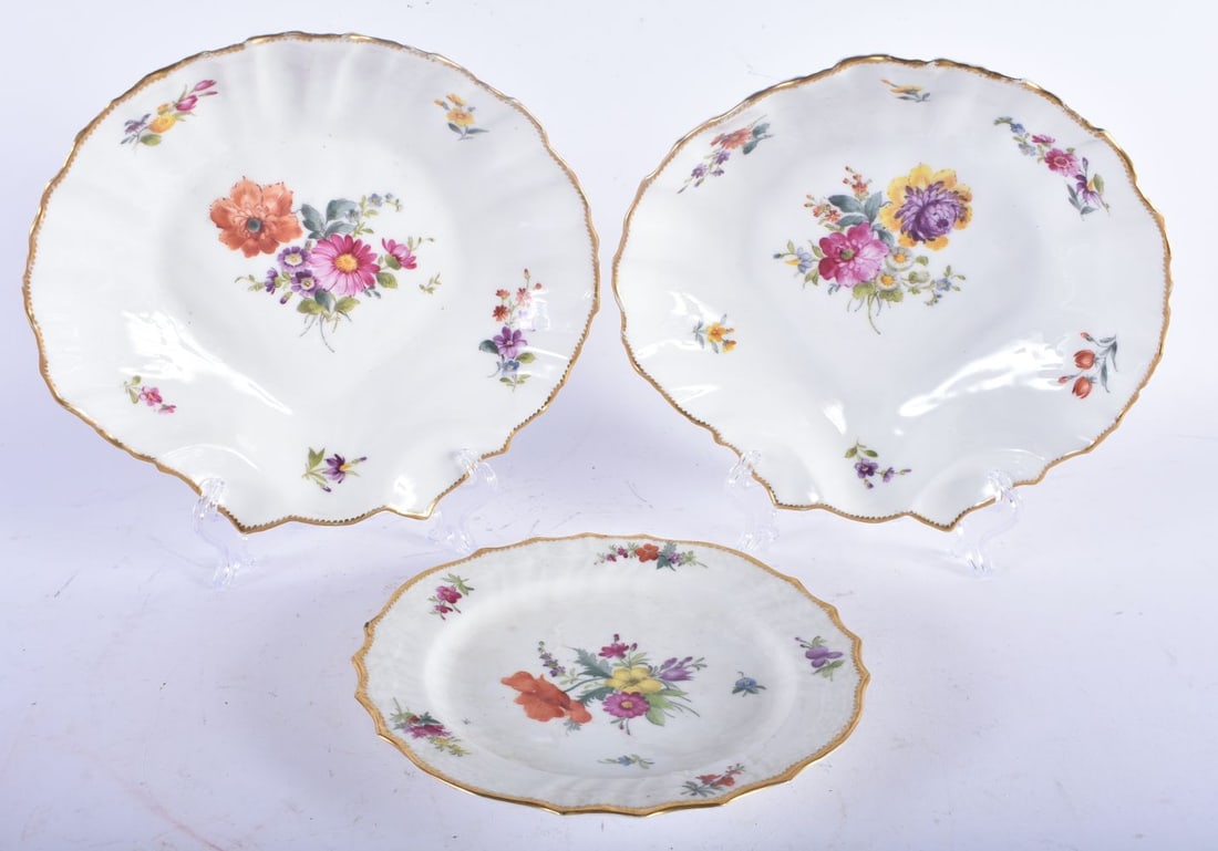 A PAIR DANISH ROYAL COPENHAGEN PORCELAIN SHELL SHAPED DISH painted with flowers, together with a sim (1 of 5)