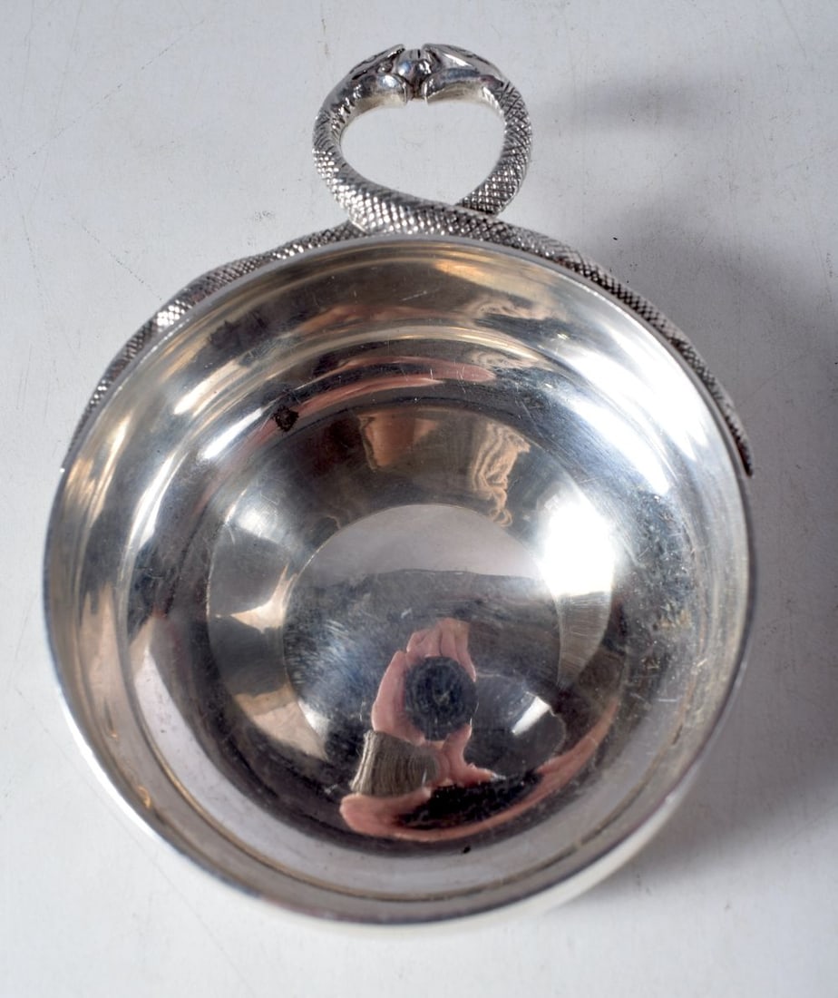 A Vintage Silver Wine Taster with Snake Handle by Richard Comyns. Hallmarked London 1965. 11.4cm x: A Vintage Silver Wine Taster with Snake Handle by Richard Comyns. Hallmarked London 1965. 11.4cm x 8.4cm x 2.6 cm, weight 124g