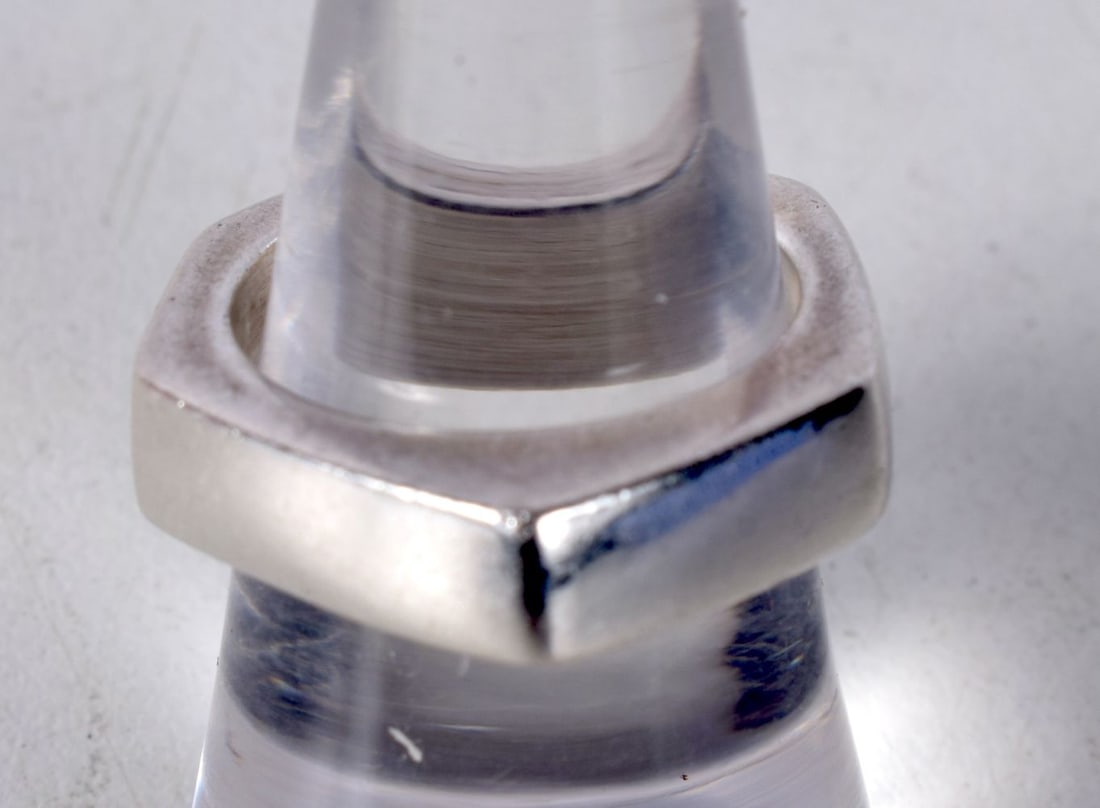 A Cubist Style Sterling Silver 925 Ring. Stamped Made in Italy 925. Size M, weight 10.56g: A Cubist Style Sterling Silver 925 Ring. Stamped Made in Italy 925. Size M, weight 10.56g
