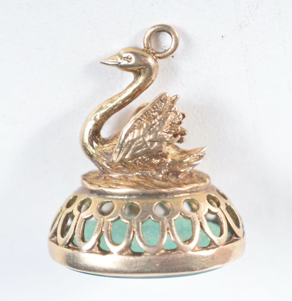 AN ANTIQUE SEAL. 7.8 grams. 2.5 cm x 2.25cm.: AN ANTIQUE SEAL. 7.8 grams. 2.5 cm x 2.25cm.