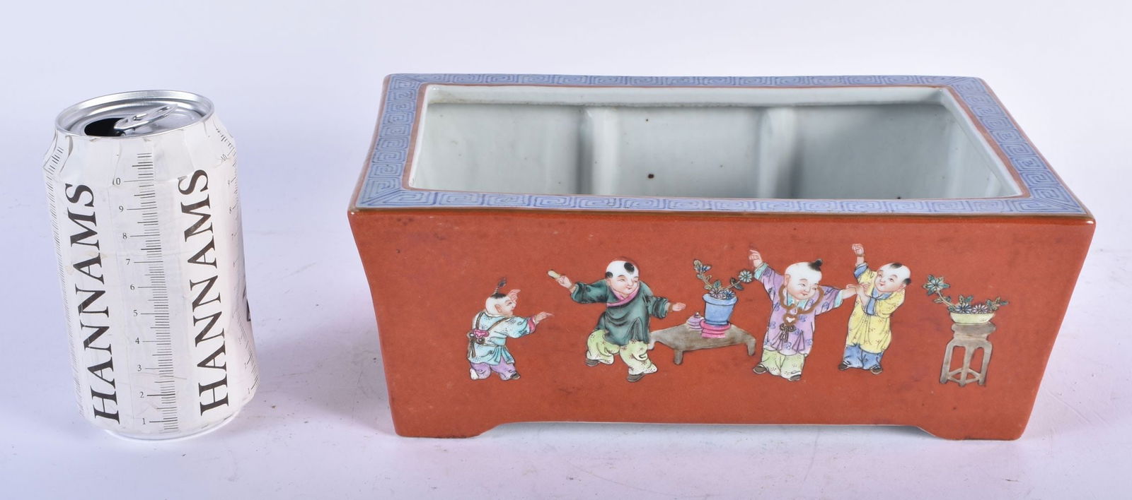 A LATE 19TH CENTURY CHINESE CORAL GROUND PORCELAIN PLANTER Late Qing, bearing Qianlong marks to base (1 of 5)