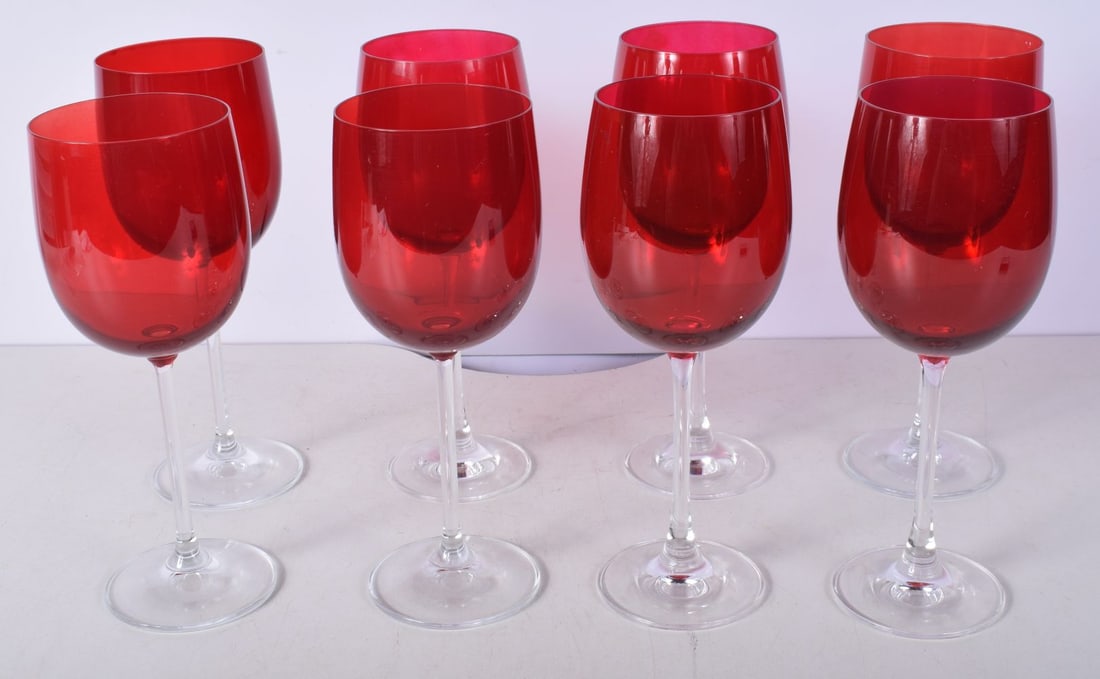 A collection of Ruby wine glasses 22 cm (8): A collection of Ruby wine glasses 22 cm (8)