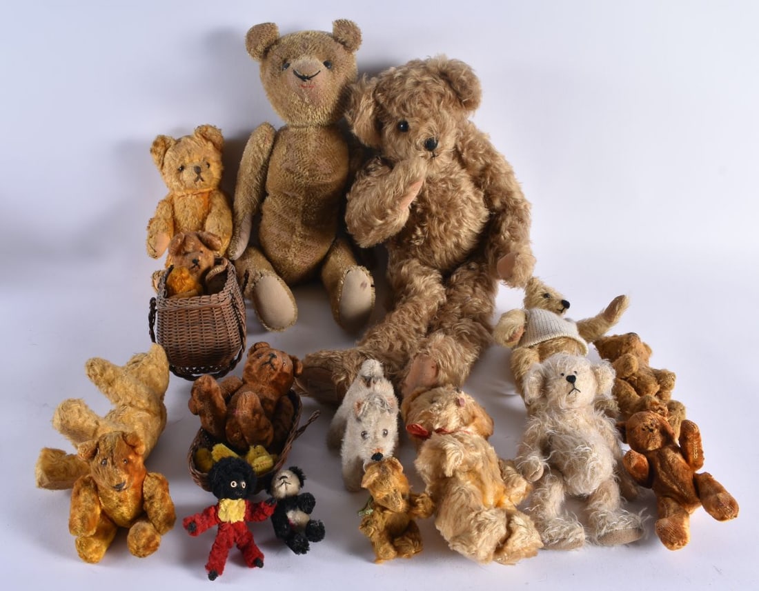 A COLLECTION OF VINTAGE TEDDY BEARS. Largest 30 cm high. (qty) (1 of 10)