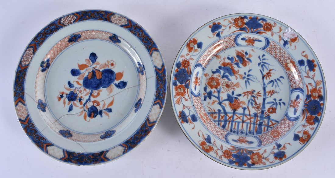 TWO 17TH/18TH CENTURY CHINESE EXPORT IMARI PORCELAIN PLATES Kangxi/Yongzheng. 22cm diameter. (2) (1 of 4)