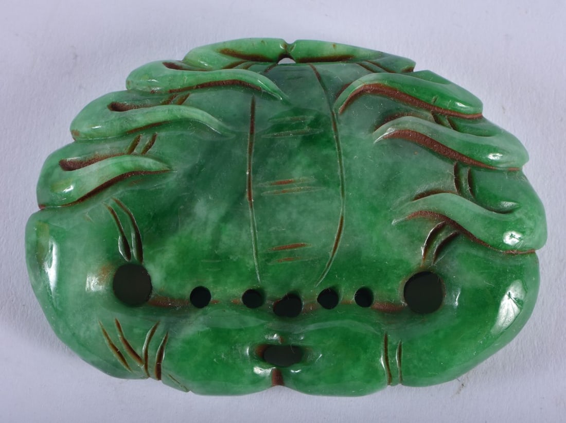 A CHINESE JADE CRAB. 97.5 grams. 7.5 cm x 5.25cm. (1 of 6)