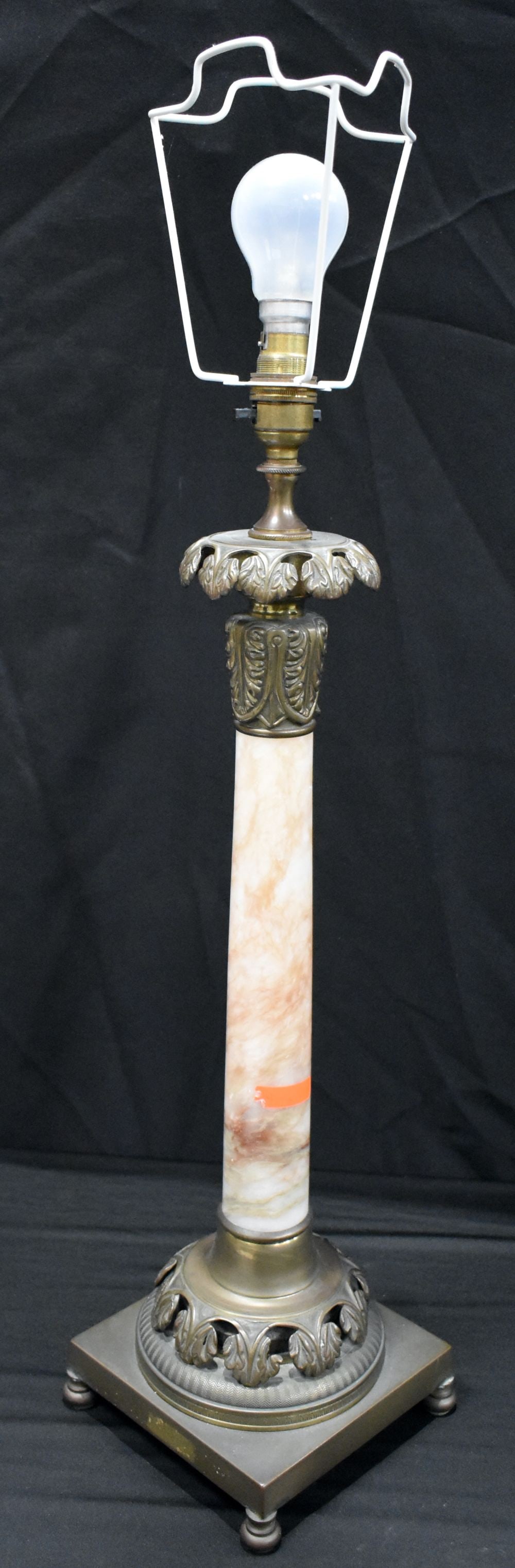 A LARGE ANTIQUE FRENCH MARBLE AND BRONZE COUNTRY HOUSE LAMP. 70 cm high. (1 of 6)