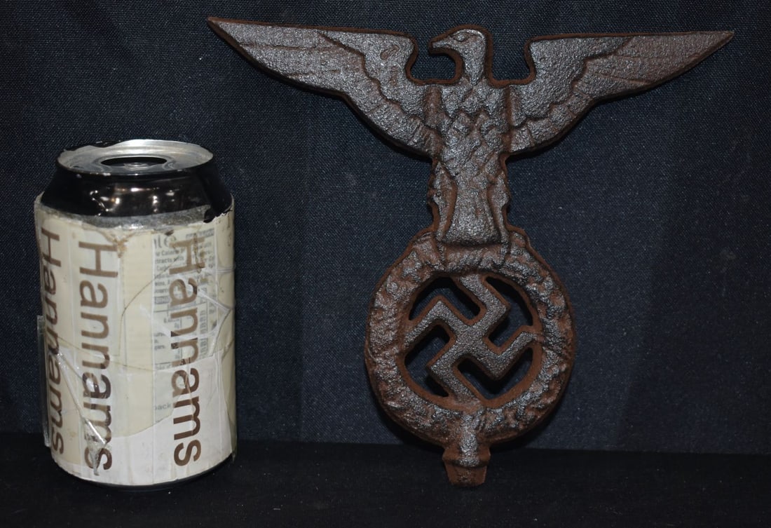A contemporary German Military WW2 flag pole top Eagle 16 x 18 cm. (1 of 2)