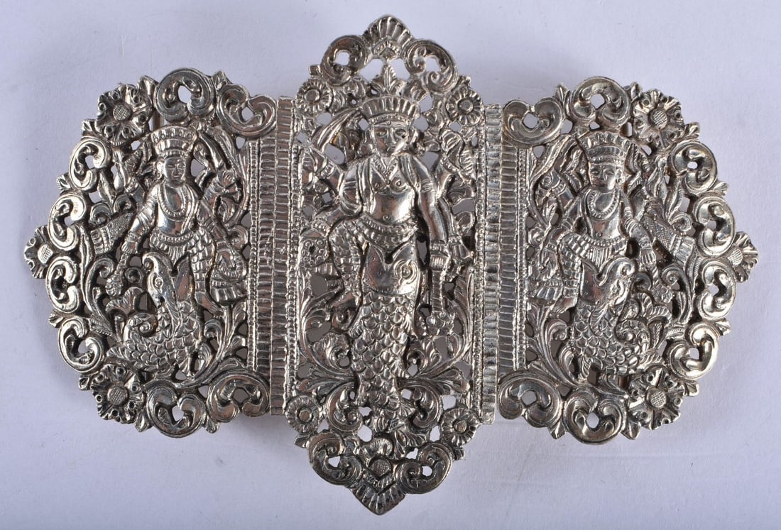 AN ANTIQUE MIDDLE EASTERN ASIAN SILVER BUCKLE. 105 grams. 13.25 cm x 8.5 cm. (1 of 6)