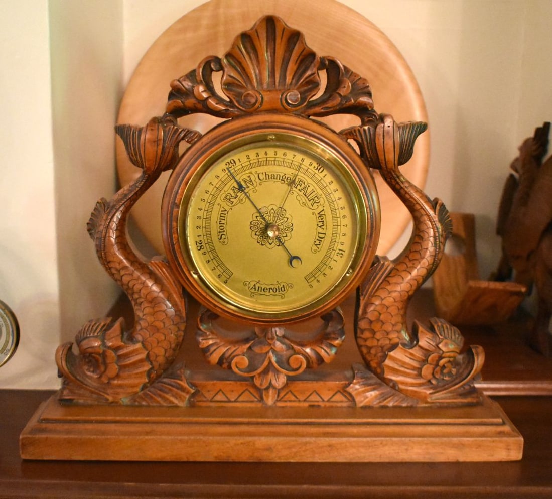 A LATE VICTORIAN CARVED DOUBLE FISH BAROMETER. 32 cm x 34 cm. (1 of 4)