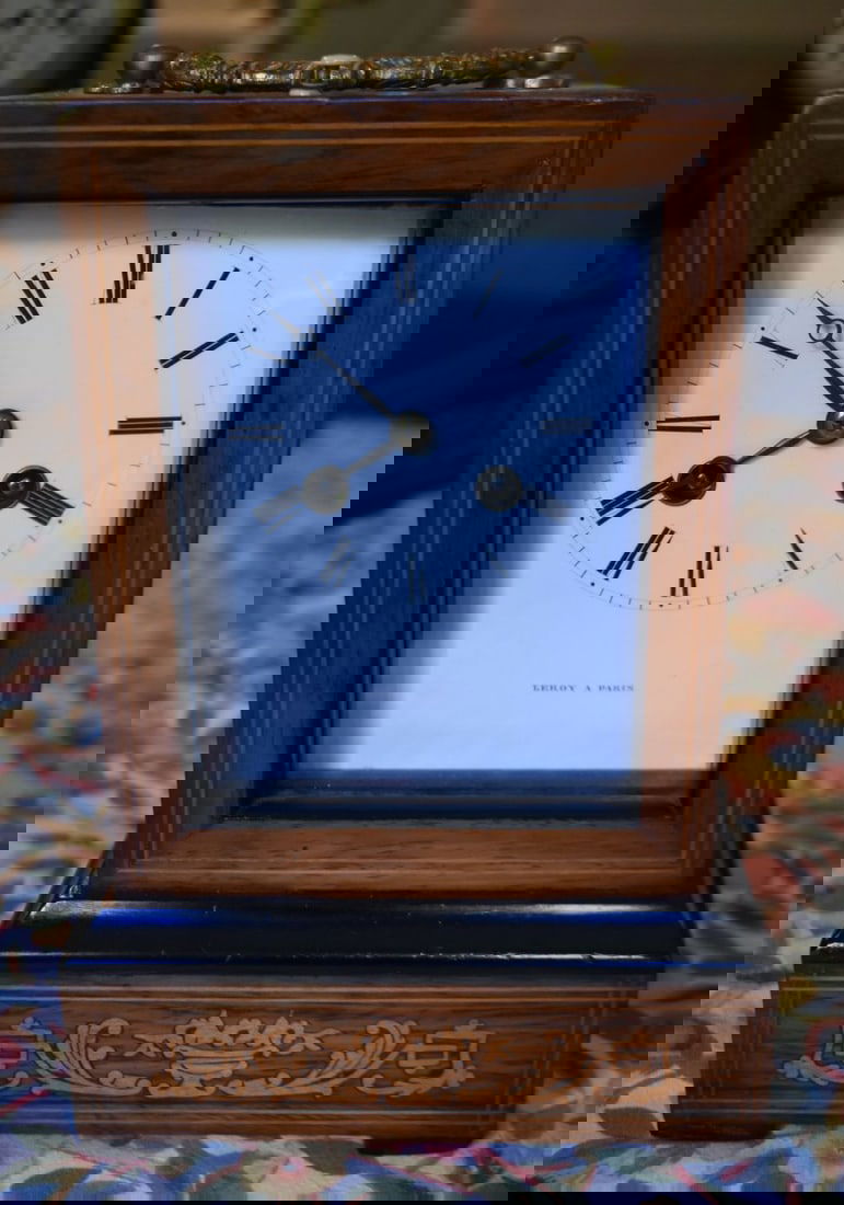 A SMALL  MID 19TH CENTURY FRENCH ROSEWOOD MANTEL CLOCK by Leroy of Paris. 26 cm high inc handle. (1 of 7)