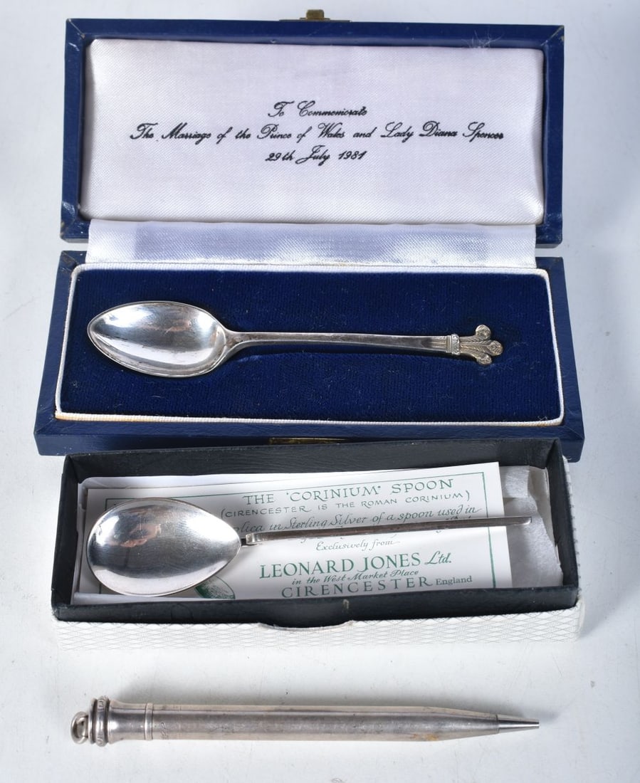 A Boxed Corinium (Cirencester) Silver Spoon Hallmarked Sheffield 1970 together with a Cased Commemor (1 of 4)