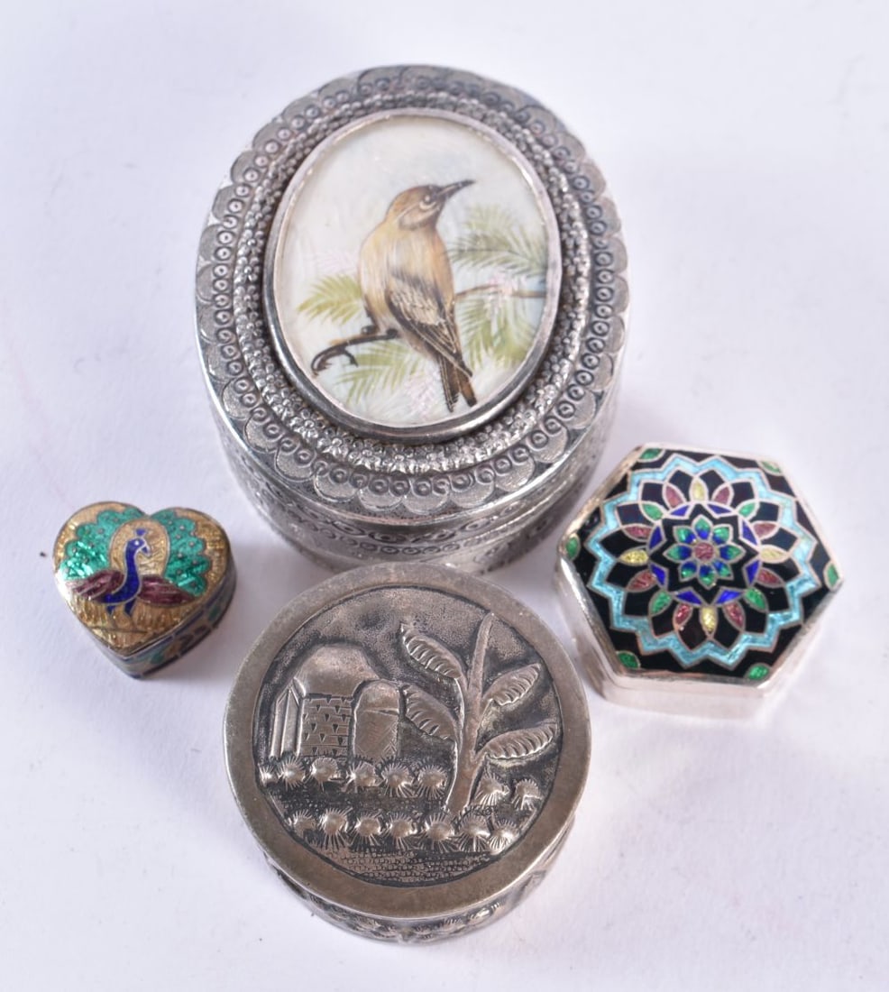 4 x .850 silver pill / trinket boxes inc enamel. 168 grams. Largest 6.75 cm wide. (4) (1 of 3)