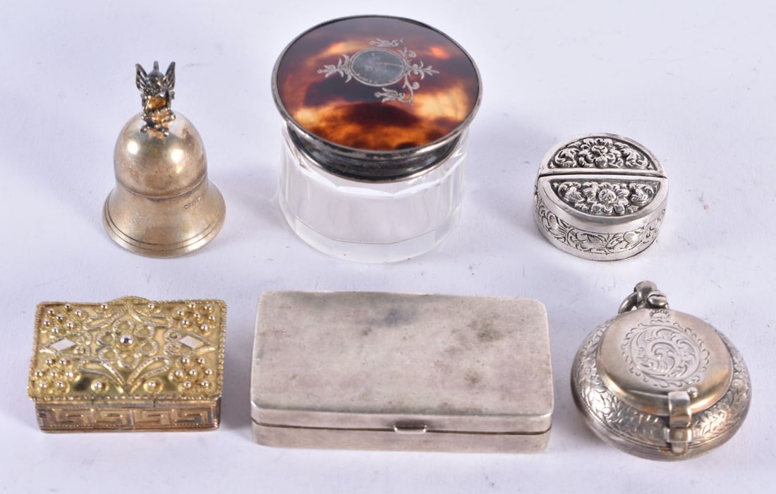 5 x .900 & .925 Silver pill / trinket boxes. Silver 110 grams. (5): 5 x .900 & .925 Silver pill / trinket boxes. Silver 110 grams. (5)
