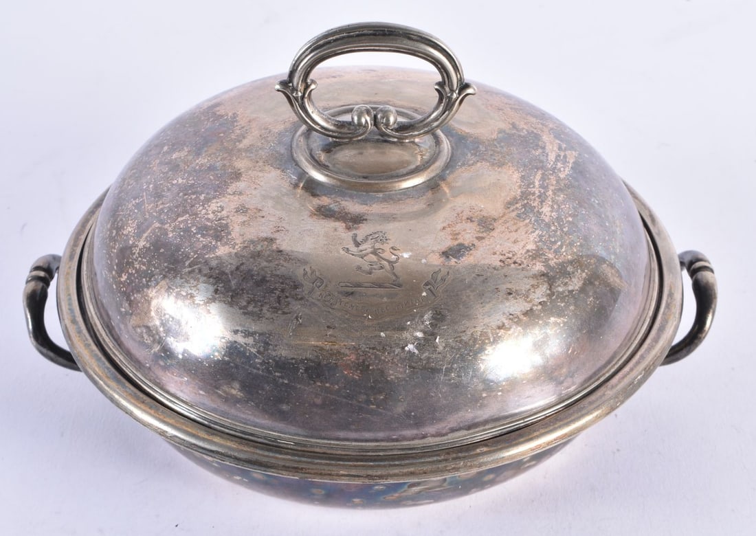 HAMILTON & INCHES Silver Plated Antique Butter Dish w/ Family Crest. 646 grams. 21 cm wide. (1 of 3)