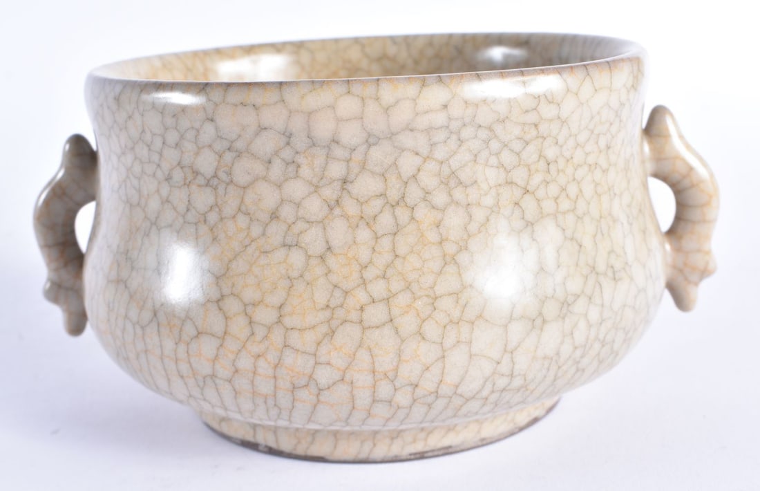A CHINESE QING DYNASTY GE TYPE STONEWARE CENSER. 15cm wide. (1 of 5)