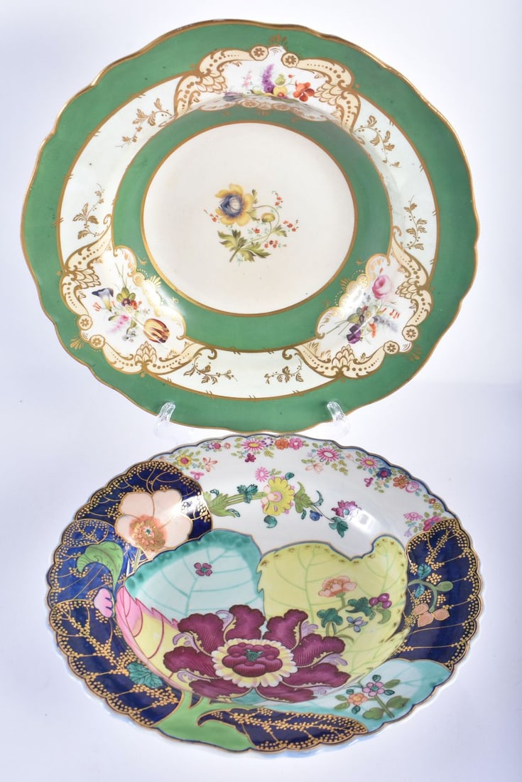 A VERY RARE EARLY 19TH CENTURY BARR FLIGHT AND BARR TOBACCO LEAF DEEP DISH together with another gre (1 of 4)