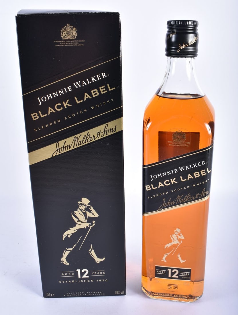 JOHNNIE WALKER 12 YEAR OLD BLACK LABEL (1 of 5)