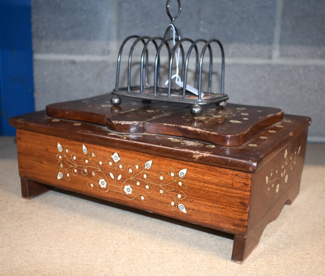 Antique Walker & Hall silver-plated toast rack on a Davenport ceramic Imari base together with an In (1 of 1)
