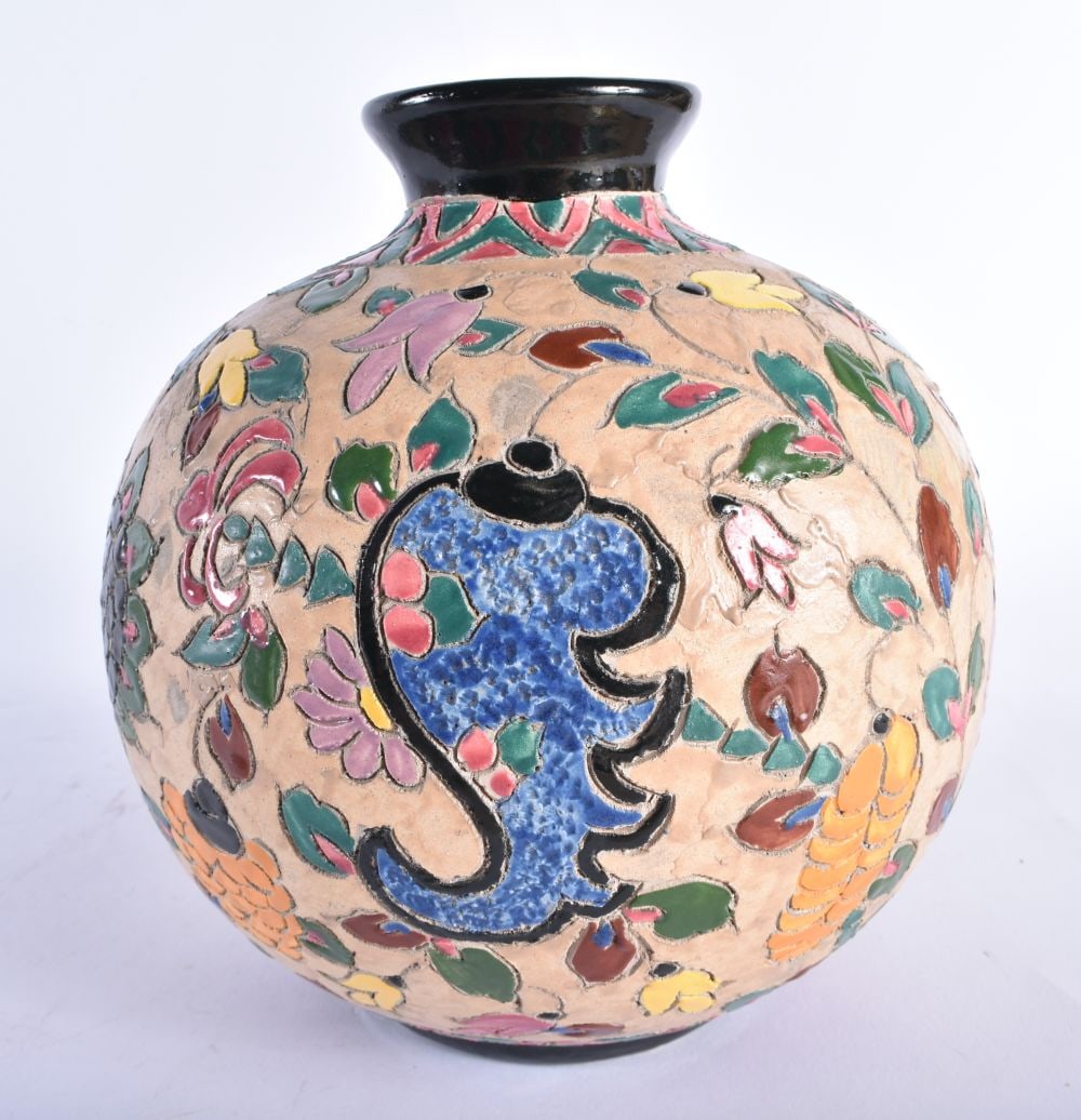 AN ART DECO FRENCH JEROME MASSIER BULBOUS VASE. 21 cm x 14 cm.: AN ART DECO FRENCH JEROME MASSIER BULBOUS VASE. 21 cm x 14 cm.