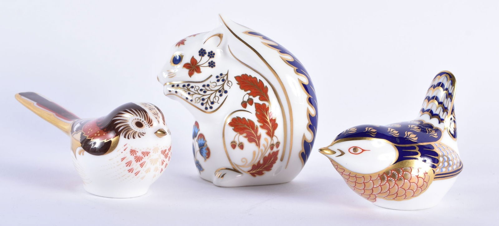 THREE ROYAL CROWN DERBY IMARI PAPERWEIGHTS. Largest 12.5 cm wide. (3): THREE ROYAL CROWN DERBY IMARI PAPERWEIGHTS. Largest 12.5 cm wide. (3)