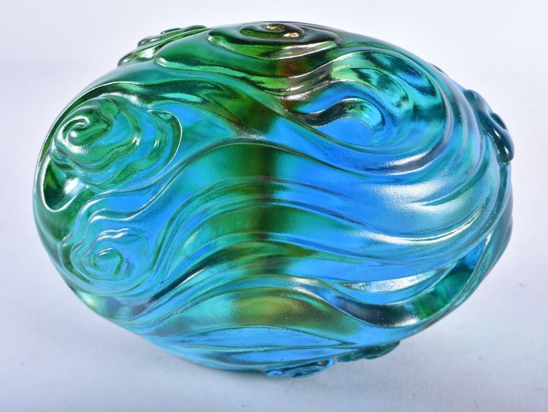 Liuli Glass Ornament / Paperweight Unsigned. 14 cm x 9 cm.: Liuli Glass Ornament / Paperweight Unsigned. 14 cm x 9 cm.