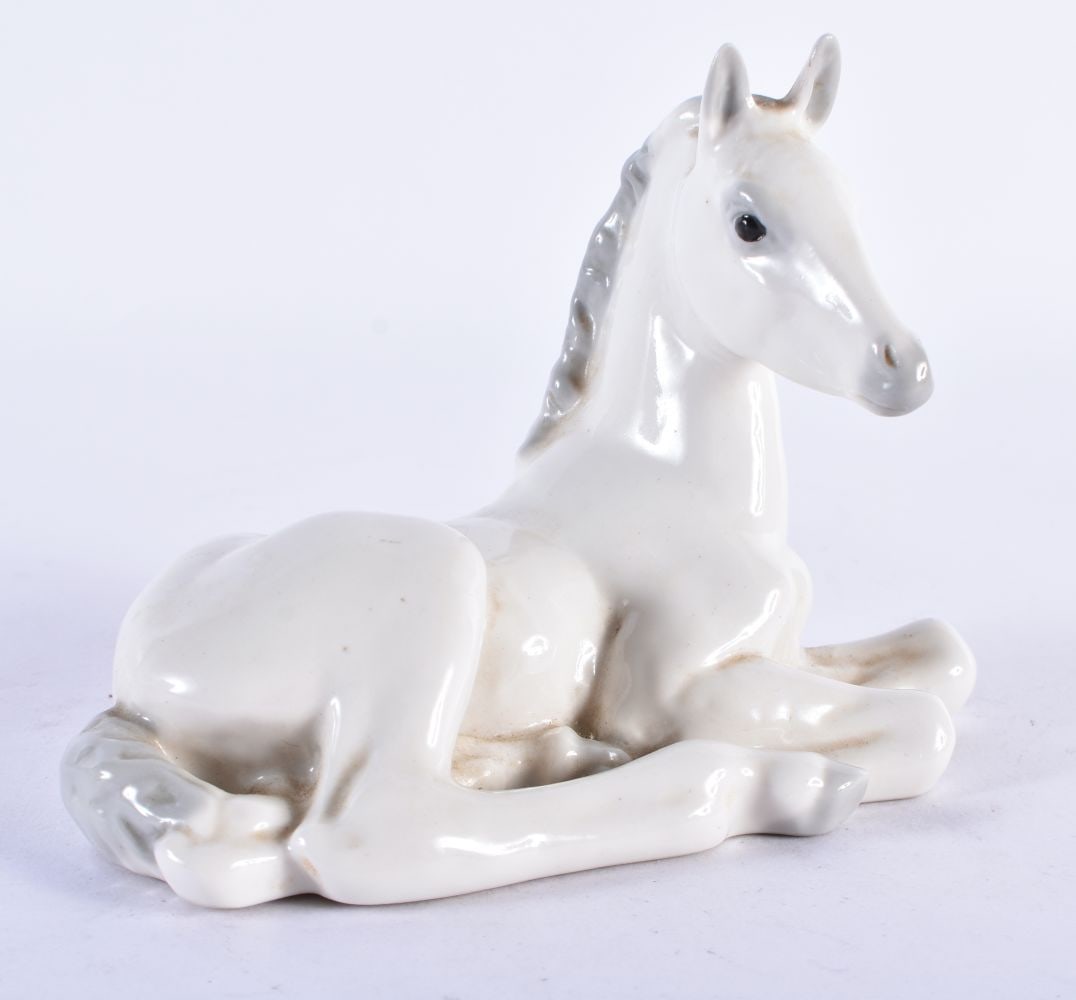 Soviet Union figure of a horse reclining, mark in red made in USSR. 11cm high (1 of 2)