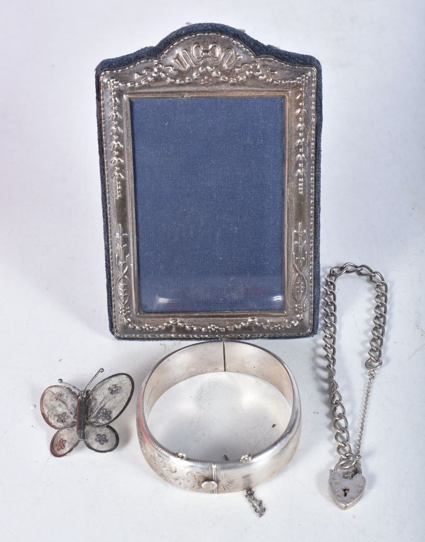 ASSORTED SILVERWARE. 130 grams overall. (qty) (1 of 3)