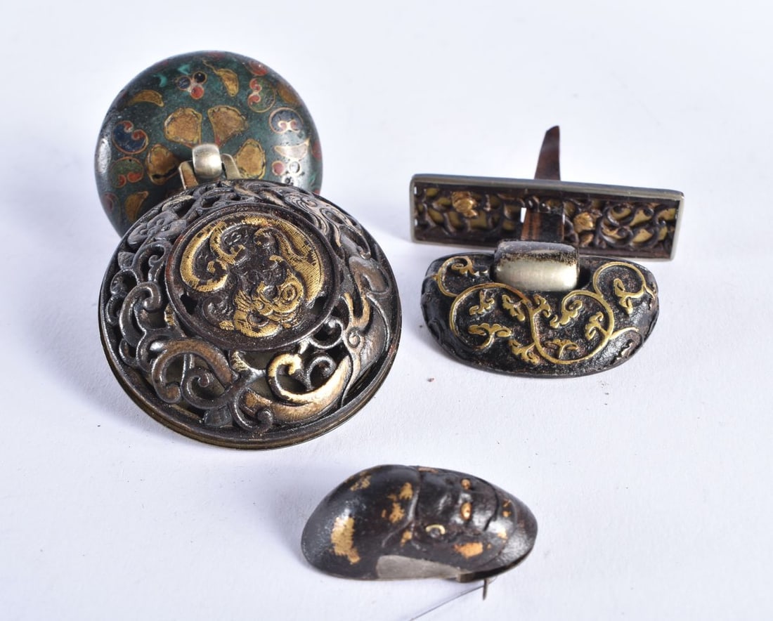 AN 18TH/19TH CENTURY JAPANESE EDO PERIOD IRON DARUMA FITTING together with a similar lock & an Edo p: AN 18TH/19TH CENTURY JAPANESE EDO PERIOD IRON DARUMA FITTING together with a similar lock & an Edo period cloisonne handle. (3)