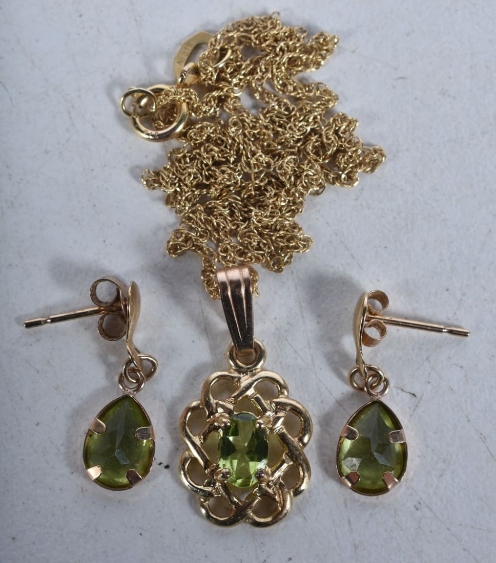 A 9 Carat Gold Peridot Pendant Necklace with Matching Earrings.  Stamped 375,  Pendant 2.2cm x 1 cm, (1 of 3)