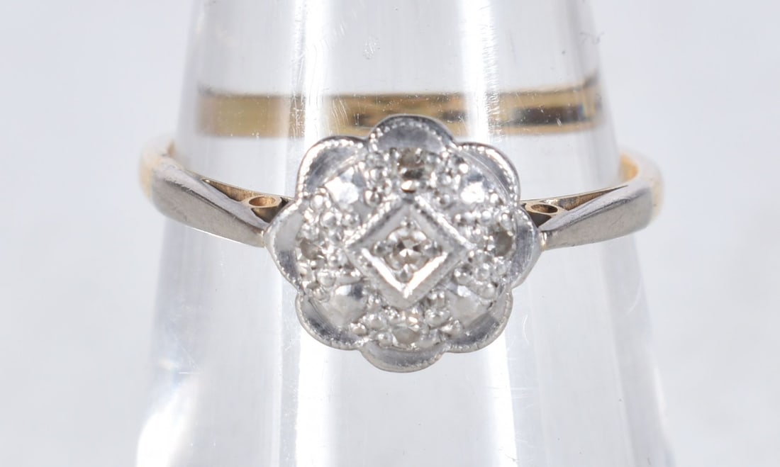 An 18 Carat Gold & Platinum Vintage Diamond Cluster Ring.  Stamped 18CT and PLAT, Size K, weight 1.9 (1 of 3)