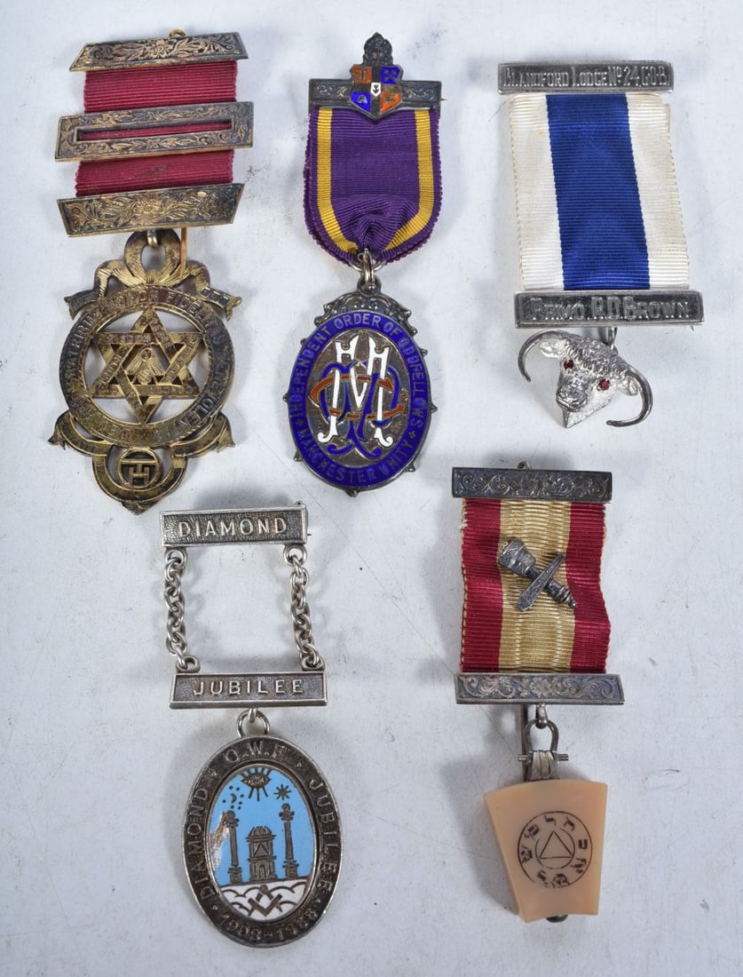 Five Silver/Silver Gilt Masonic Medals.  Various Hallmarks with associated pouch.  Total weight 109g (1 of 3)