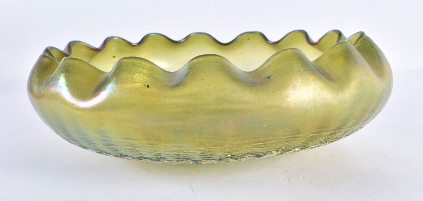 AN ART NOUVEAU AUSTRIAN GREEN GLASS BOWL possibly Loetz. 24 cm wide. (1 of 4)