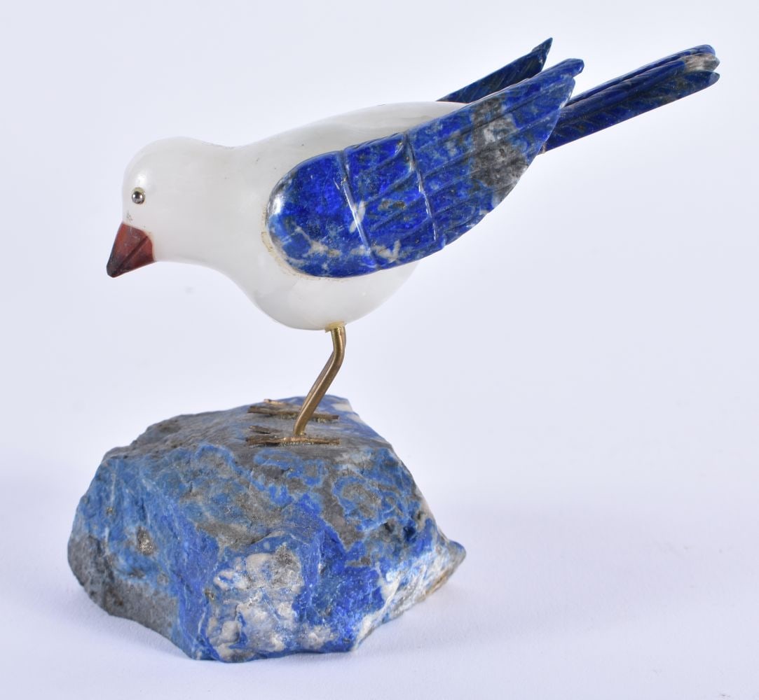 A CONTINENTAL LAPIS LAZULI AND ONYX FIGURE OF A BIRD. 10 cm x 8 cm. (1 of 6)