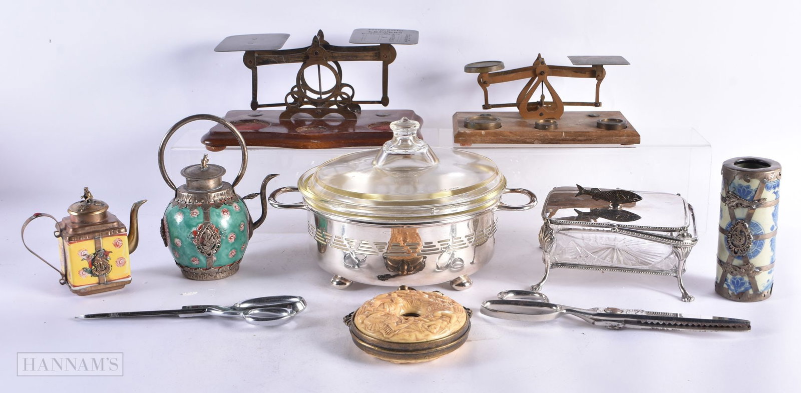 ASSORTED COLLECTABLES including a powder flask, scales etc. (qty): ASSORTED COLLECTABLES including a powder flask, scales etc. (qty)