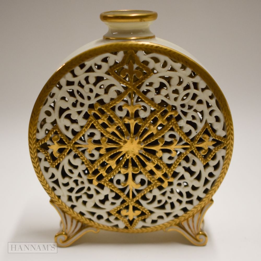 Late 19th century Graingers Worcester reticulated moon flask highlighted with gilding, shield mark G: Late 19th century Graingers Worcester reticulated moon flask highlighted with gilding, shield mark G&Co W. 14cm high