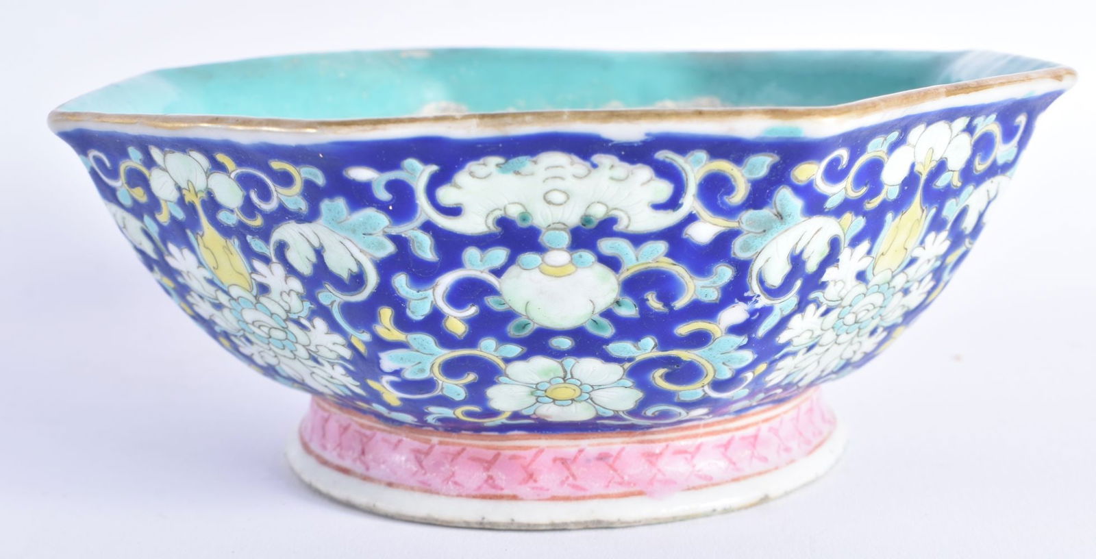 AN EARLY 20TH CENTURY CHINESE FAMILLE ROSE PORCELAIN BOWL Late Qing/Republic. 16 cm wide. (1 of 5)