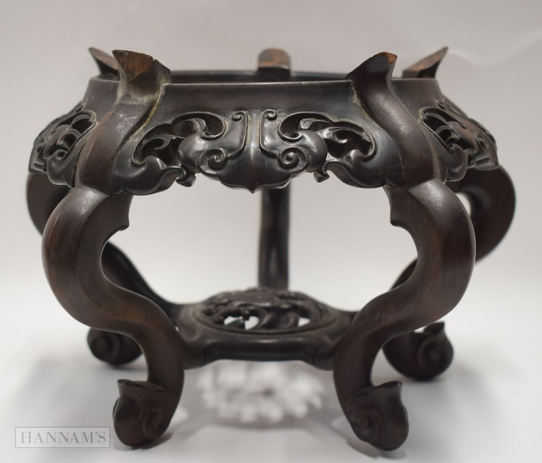 A LARGE 19TH CENTURY CHINESE CARVED HARDWOOD JARDINIERE STAND possibly Zitan. 18 cm x 30 cm. (1 of 7)